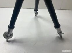 Siège Trépied Pliant En Cuir Avec Imperfections Et Pieds En Aluminium -Peltor Soldes 00002 Siege trepied pliant en cuir avec imperfections et pieds en aluminium