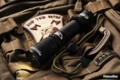 Lampe De Poche Tactique Armytek Dobermann (F02003BC) -Peltor Soldes 00004 Lampe de poche tactique Armytek Dobermann