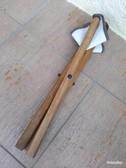 SIEGE TREPIED EN PARFAIT ETAT : BOIS , TOILE , CUIR . ANCIEN MODELE JAMAIS SERVI .. PETIT PRIX -Peltor Soldes 00004 SIEGE TREPIED EN PARFAIT ETAT BOIS TOILE CUIR . ANCIEN MODELE JAMAIS SERVI . PETIT PRIX