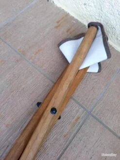 SIEGE TREPIED EN PARFAIT ETAT : BOIS , TOILE , CUIR . ANCIEN MODELE JAMAIS SERVI .. PETIT PRIX -Peltor Soldes 00005 SIEGE TREPIED EN PARFAIT ETAT BOIS TOILE CUIR . ANCIEN MODELE JAMAIS SERVI . PETIT PRIX