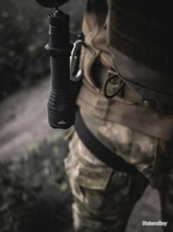 Lampe Torche Armytek Viking Pro Magnet USB - 2050 Lumens -Peltor Soldes 00010 Lampe Torche Armytek Viking Pro Magnet USB 2050 Lumens