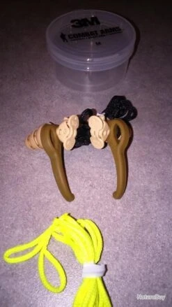 X10 PAIRES DE BOUCHONS ANTI BRUITS De Marque 3M (neufs) Lot De X10 Paires Combat Arms 4.1 -Peltor Soldes 00015 x10 PAIRES DE BOUCHONS ANTI BRUITS de marque 3M neufs lot de x10 paires combat arms 4.1