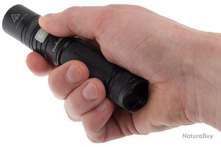 Lampe Fenix UC30 1000 Lumens Rechargeable 13 X 2,5 Cm Cable Micro USB 6 Lampe Fenix UC30 1000 Lumens Rechargeable 13 X 2,5 Cm Cable Micro USB – Image 4